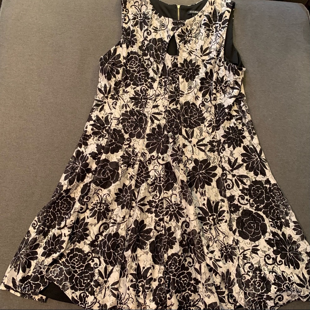 Black & White Lace Rose pattern Dress by Roz & Ali